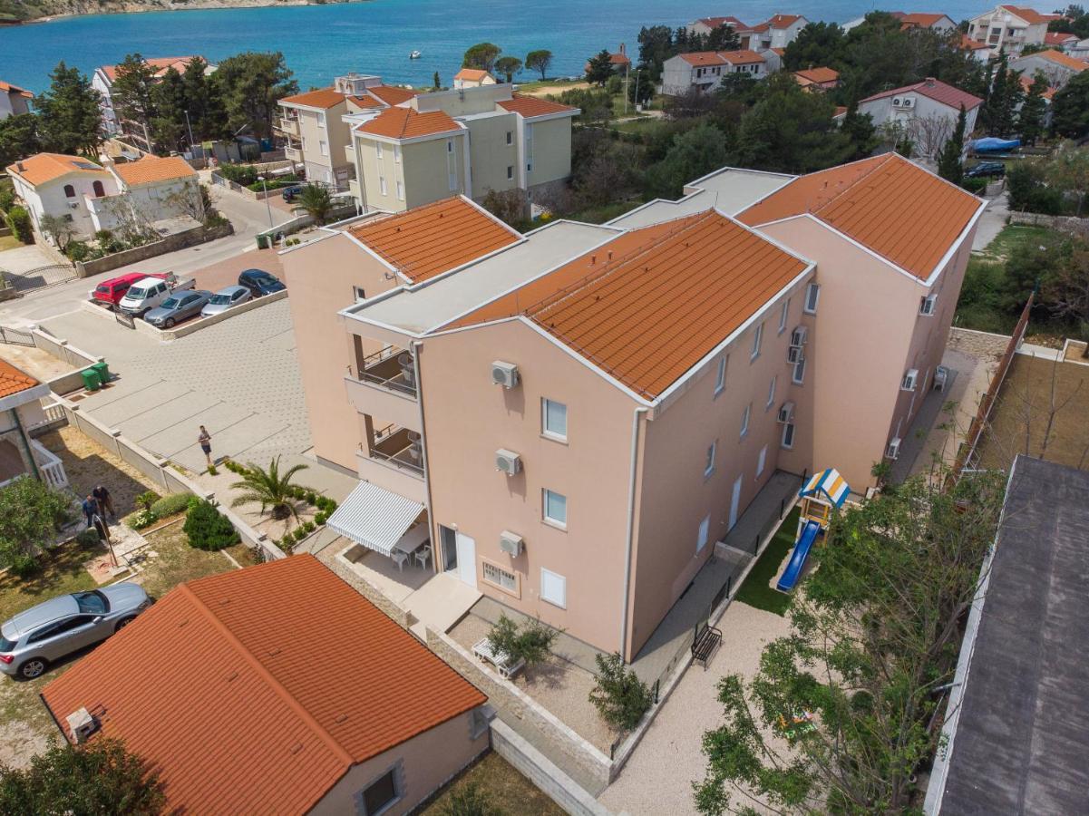 Apartments Kristina, Place For The Family 斯塔拉诺瓦利亚 外观 照片